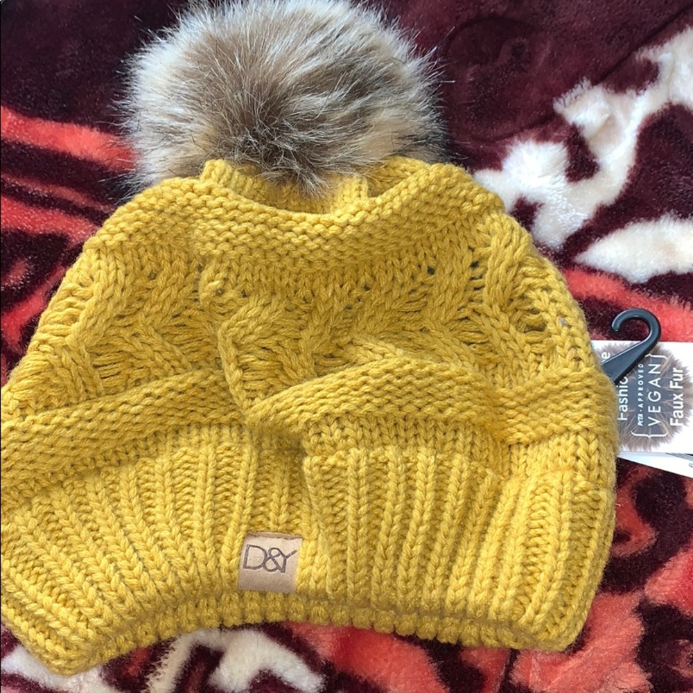 Brand new beanie!!